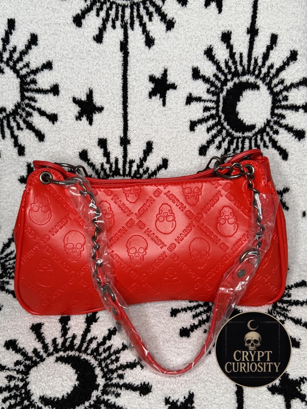 NWT Ed Hardy Red Embossed Skull Shoulder Bag with Chunky Charms - Picture 2 of 3